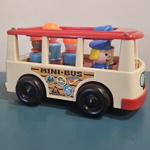 Vintage Fisher Price Little People #141 White Mini Van W/4 People's